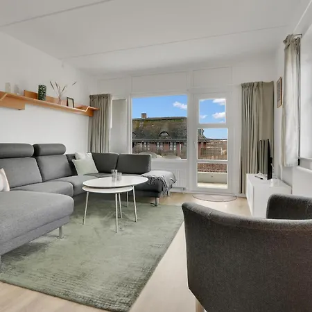 Apartment Paen Og Hyggelig Indrettet Sj3201 Henne Strand