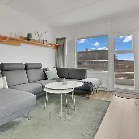 Pæn Og Hyggelig Indrettet Sj3201 Henne Strand