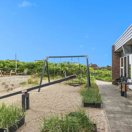Pæn Og Hyggelig Indrettet Sj3201 * Henne Strand